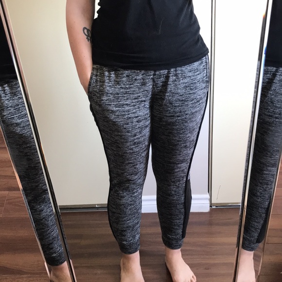 LAST CHANCE✨ Grey sweatpants - Picture 2 of 6